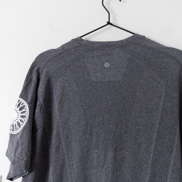 Lululemon Athletica Metal Vent Tech SoulCycle Gray Short Sleeve Shirt - Picture 4 of 5